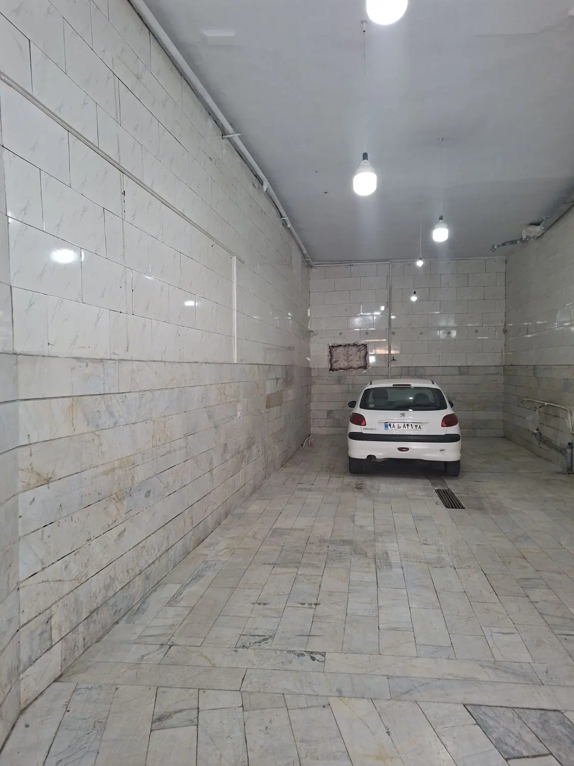 مغازه به متراژ ۱۰۰