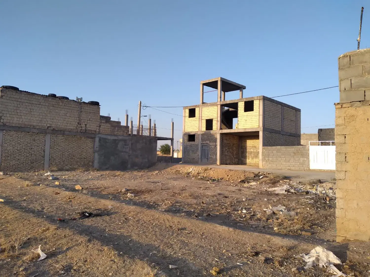 زمین مسکونی