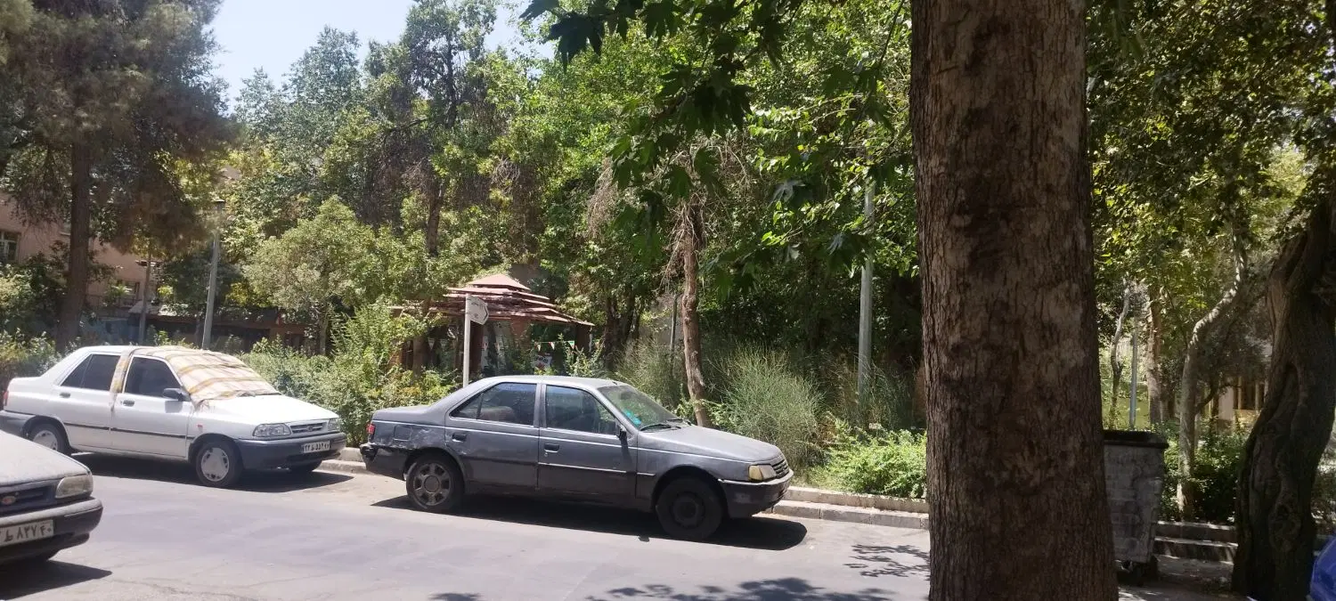 ۸۰ متر دربستی حسام الدین محقق