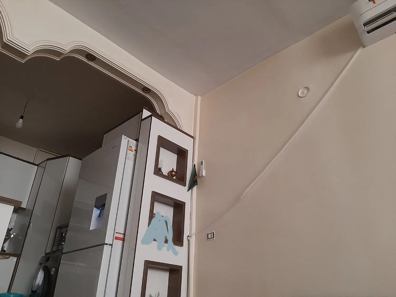 ساختمان دو و نیم طبقه