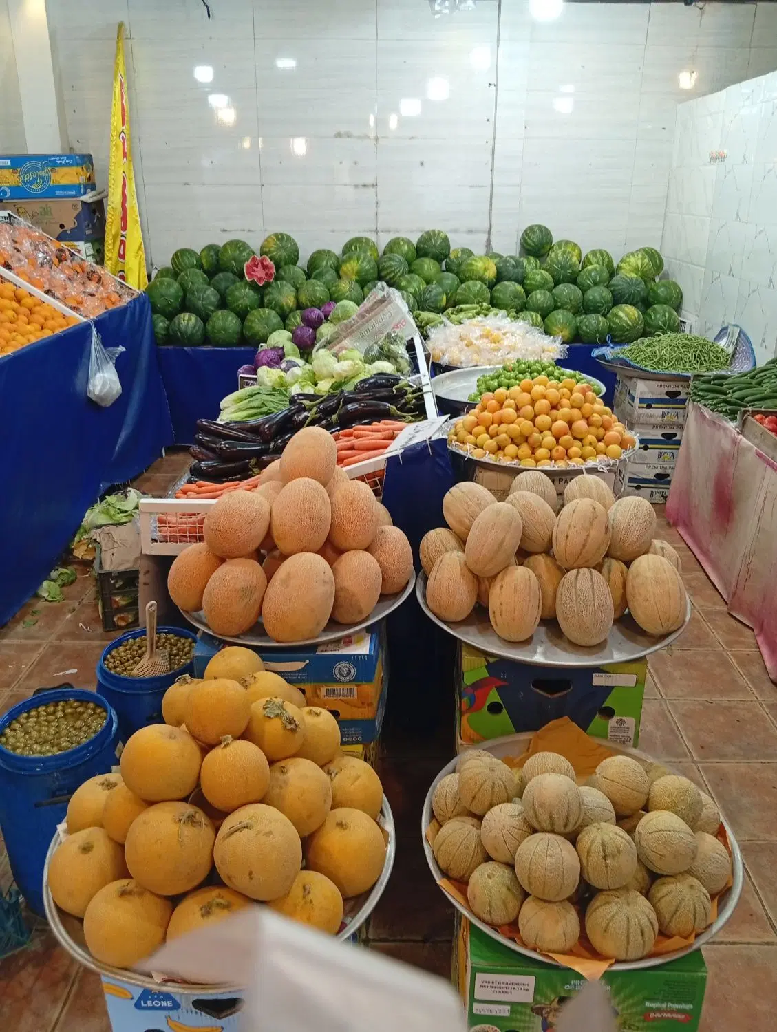 اجاره مغازه با وسایل میوه فروشی
