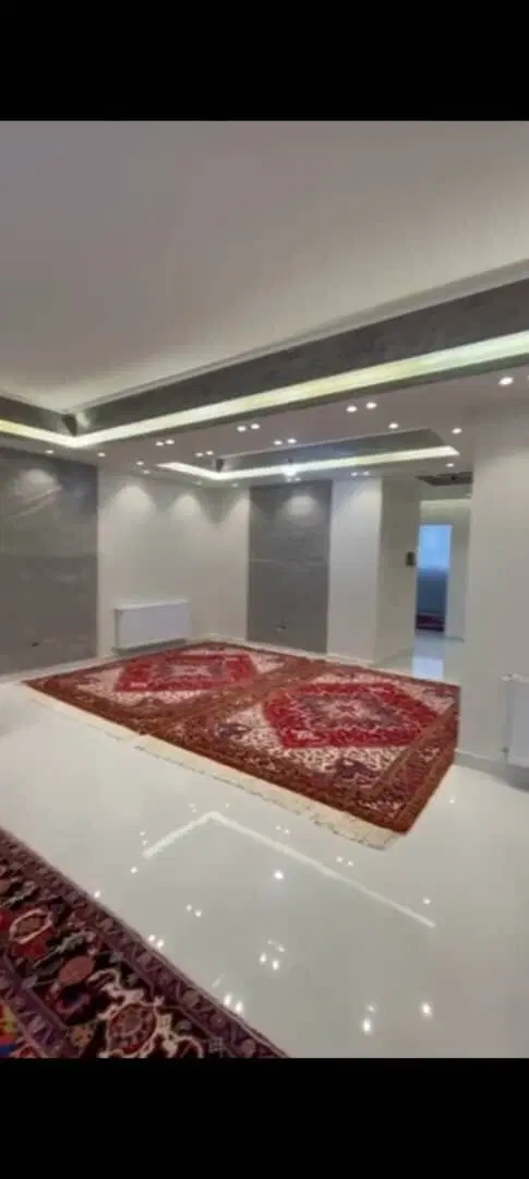 واحد فوق لوکس در میدان شهرداری