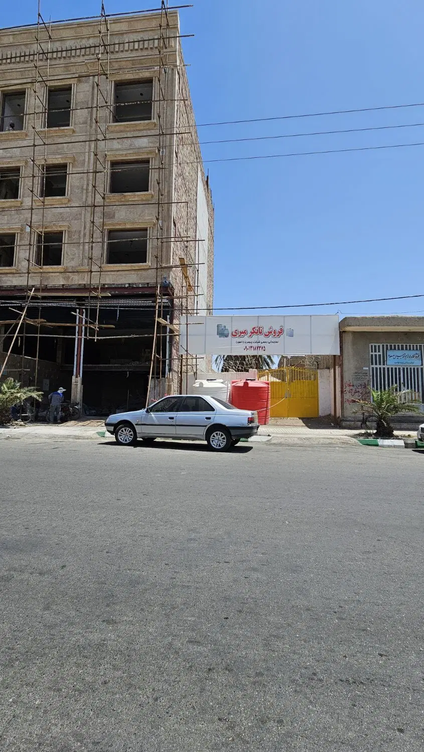 فروش تجاری ۲۱۰متر در چهاراه زهک