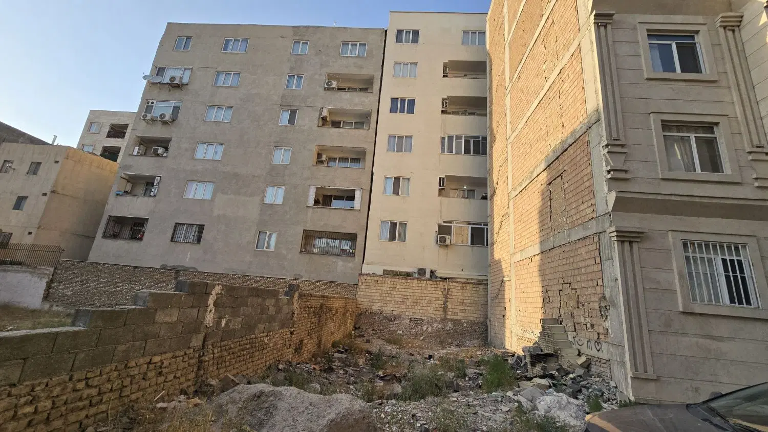 زمین مسکونی