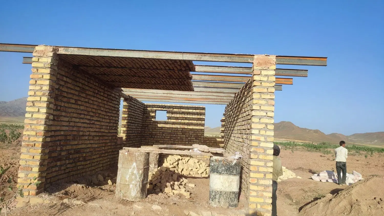 زمین فروشی