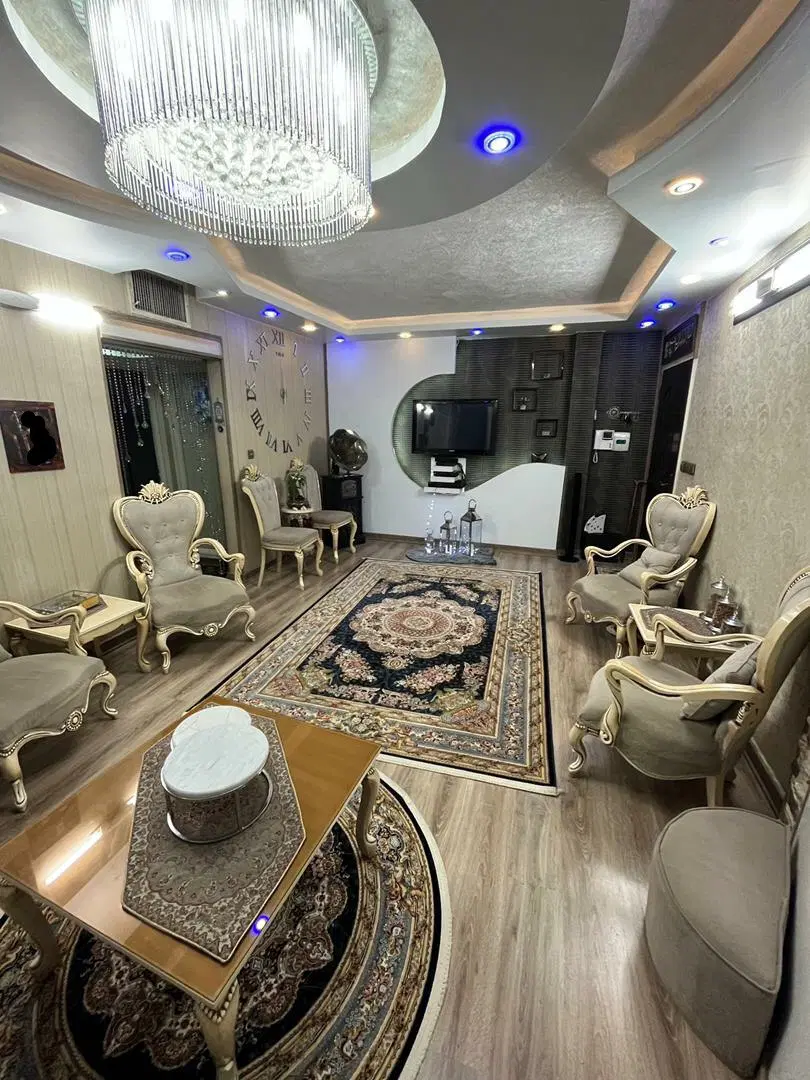 60 متر 2 خواب (غرق در نور)