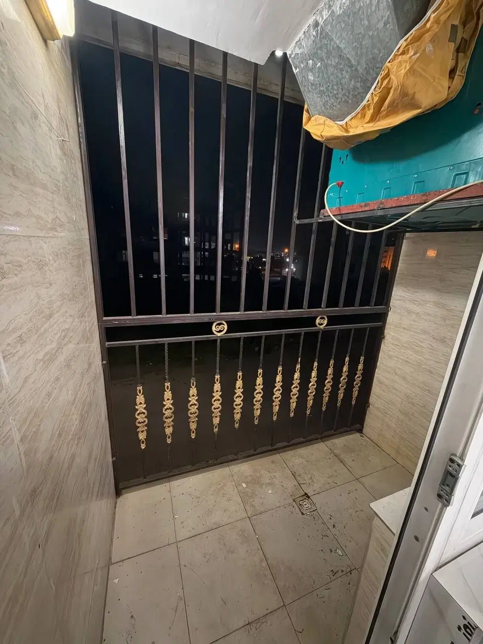 رهن یک‌واحد اپارتمان واقع در بهشتی در حد خشک