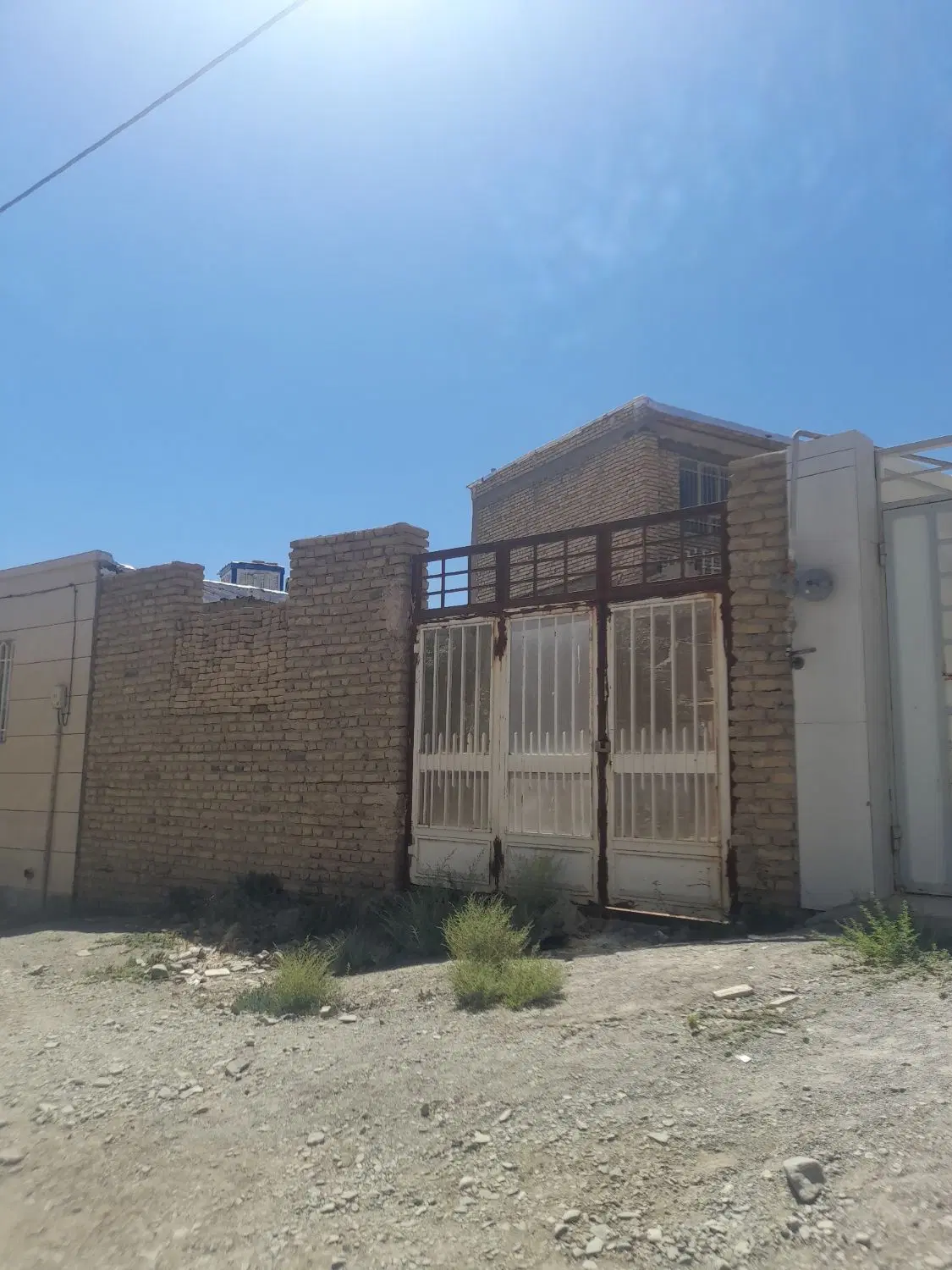 زمین باهنر ۲۰ حاشیه ۱۶متری