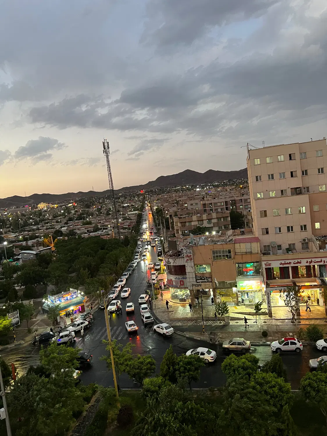 شریک فست‌فودباتجربه در پرند،مغازه در بهترین لوکیشن