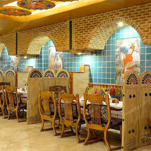 یک باب رستوران سنتی در بازار بزرگ تهران