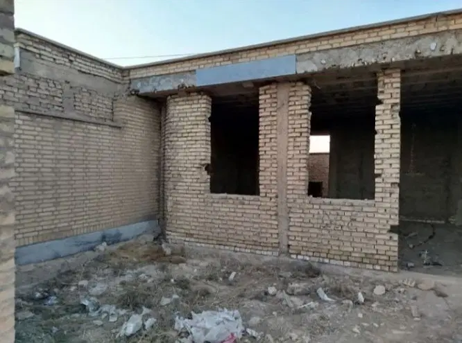 خانه ویلایی نیمه کاره یا نیمه ساز