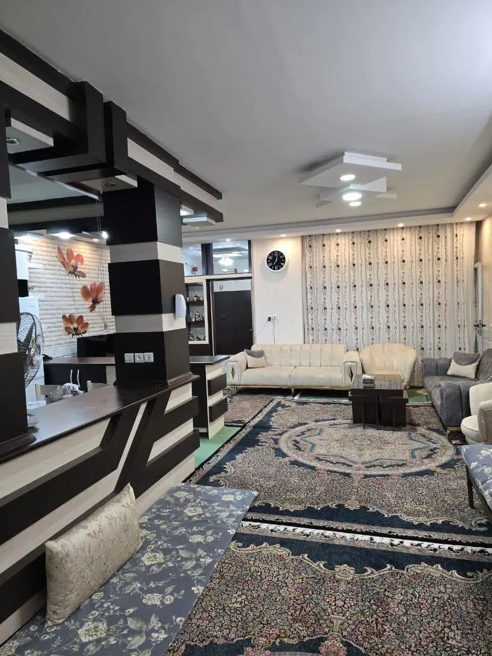 فروش ساختمان شیک دو خواب  تمیز