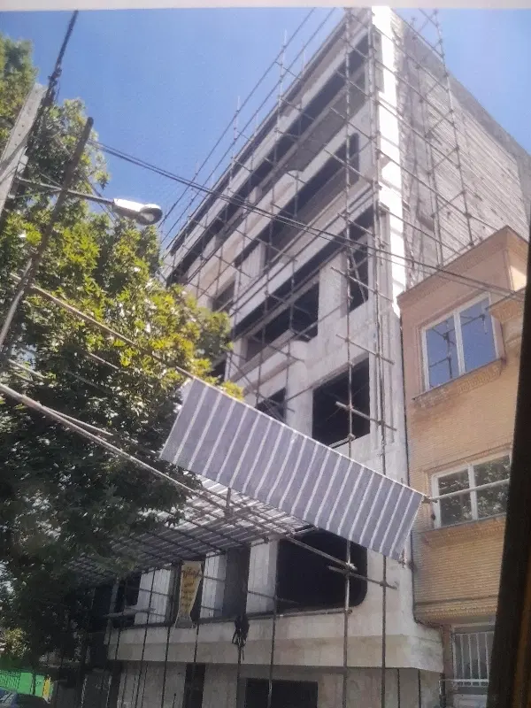 آپارتمان ۱۶۰ متری اسفندیانی صفر