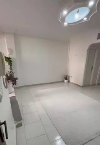 ۶۰ متر _ ۲خواب _ ط اول _ تک واحدی