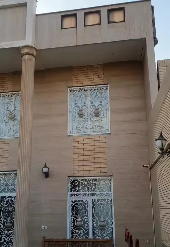 فروش منزل ویلایی به همراه یه دستگاه اتومبیل