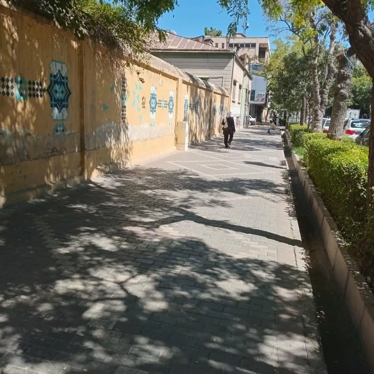 زمین کلنگی مناسب هتل و ساختمان پزشکان