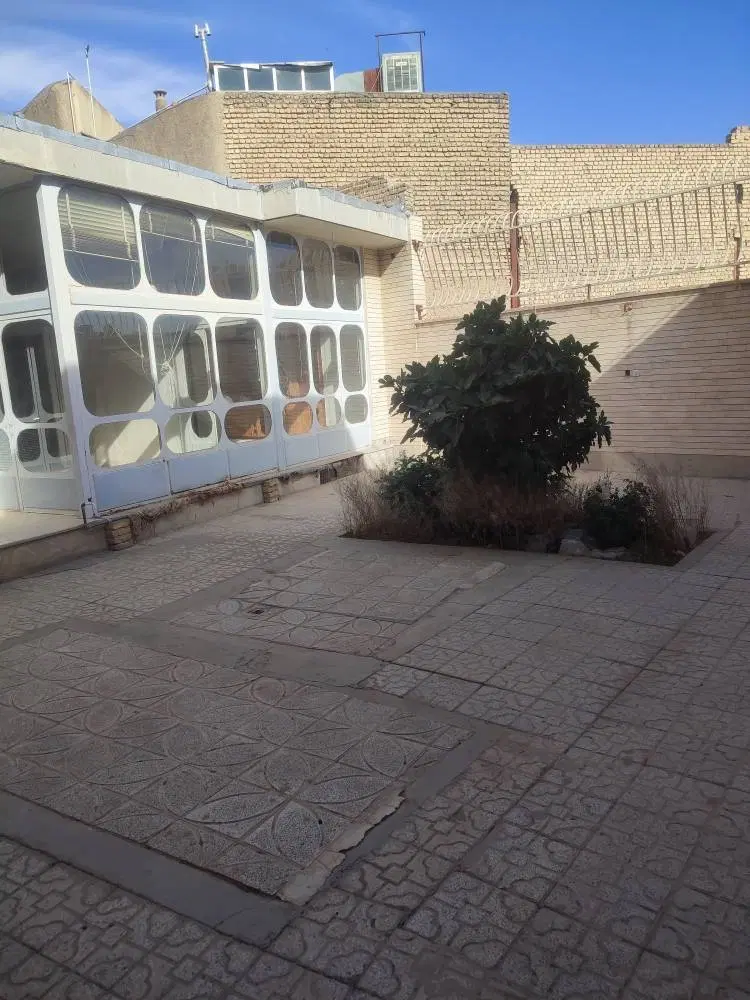 خانه ویلایی مسکونی ۲۳۰متری ۳خوا حیاط پارکینگ سندار
