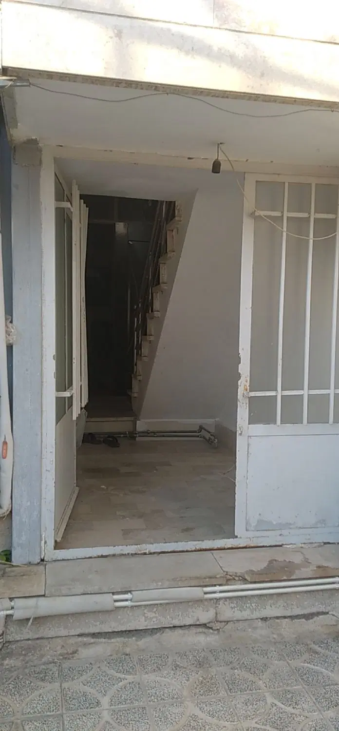فروش یک ساختمان دو طبقه