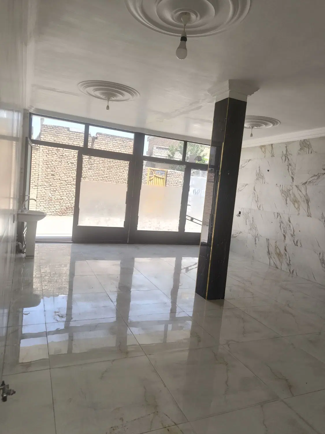 مغازه دو دهنه 35متری تازه ساخت در اسلام آباد