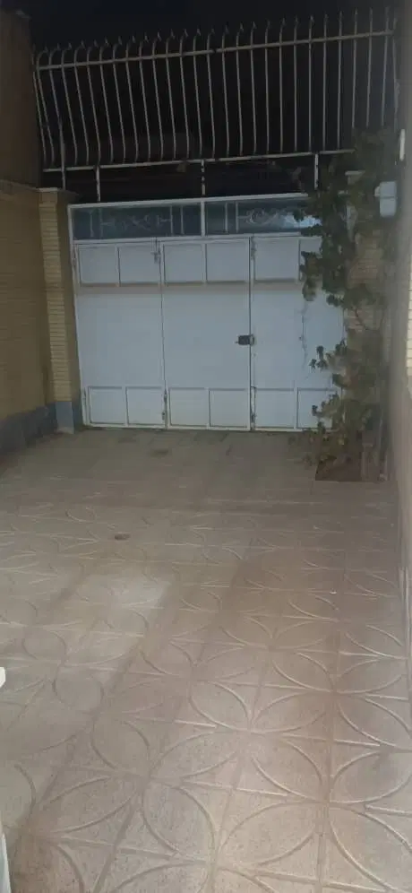 ویلایی حیاط دار