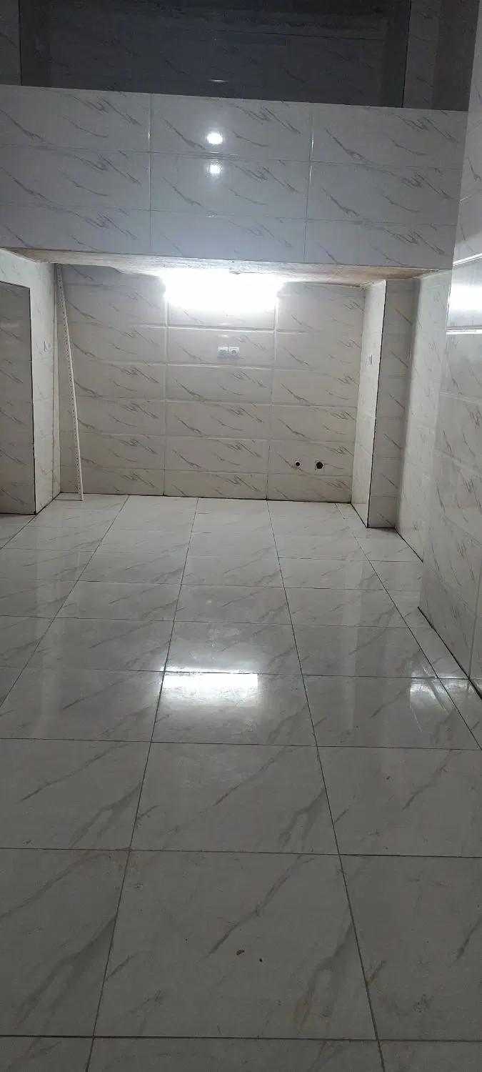 مغازه بر بلوار اصلی بوستان