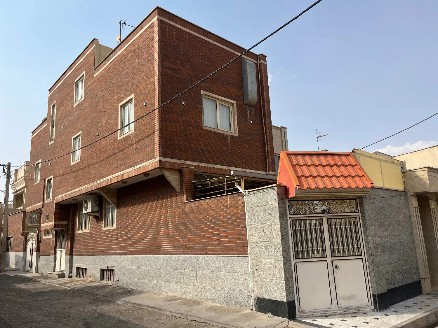 منزل مسکونی ۳_۵ طبقه