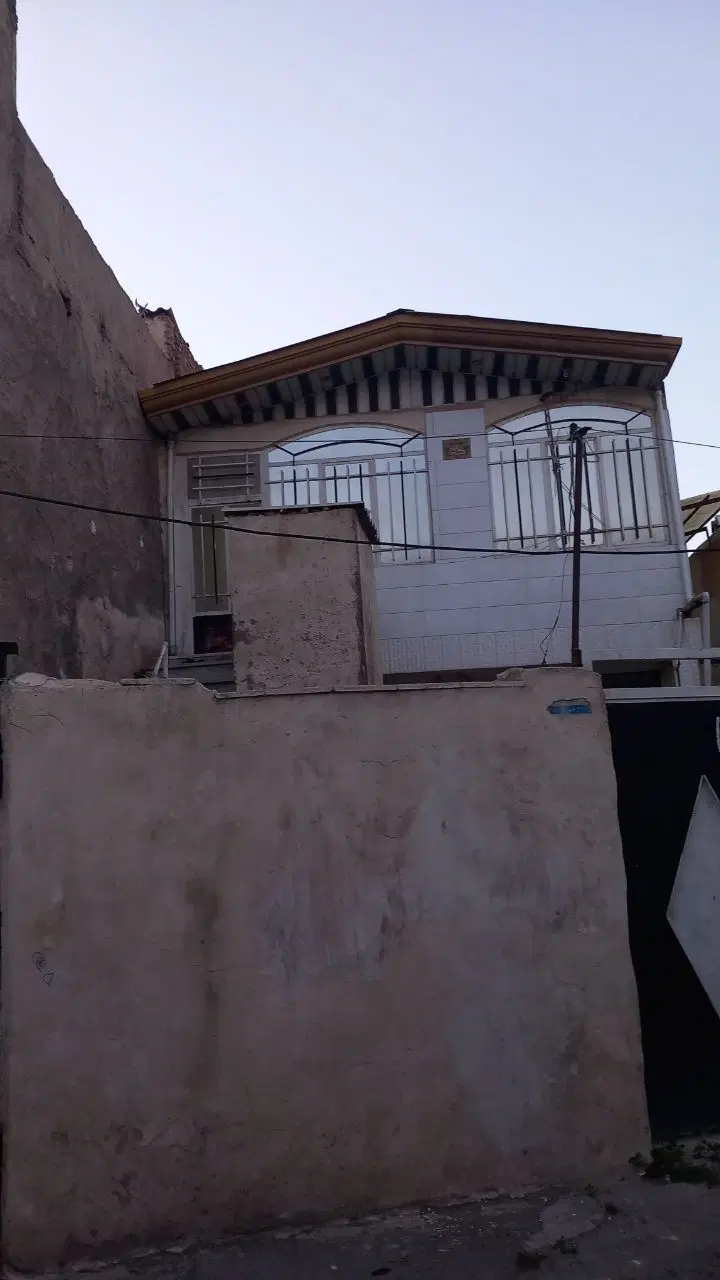 خونه ۱۴۰متری حیاط دار