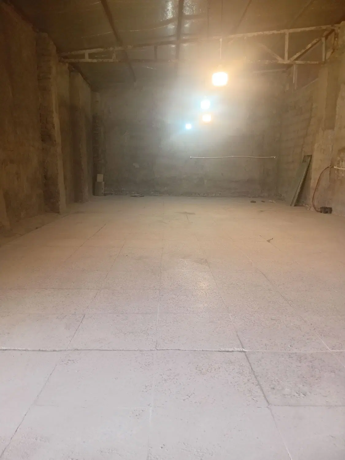 کارگاه ۱۴۰ متری برق سه فاز مشارکت درکار انجام میدم
