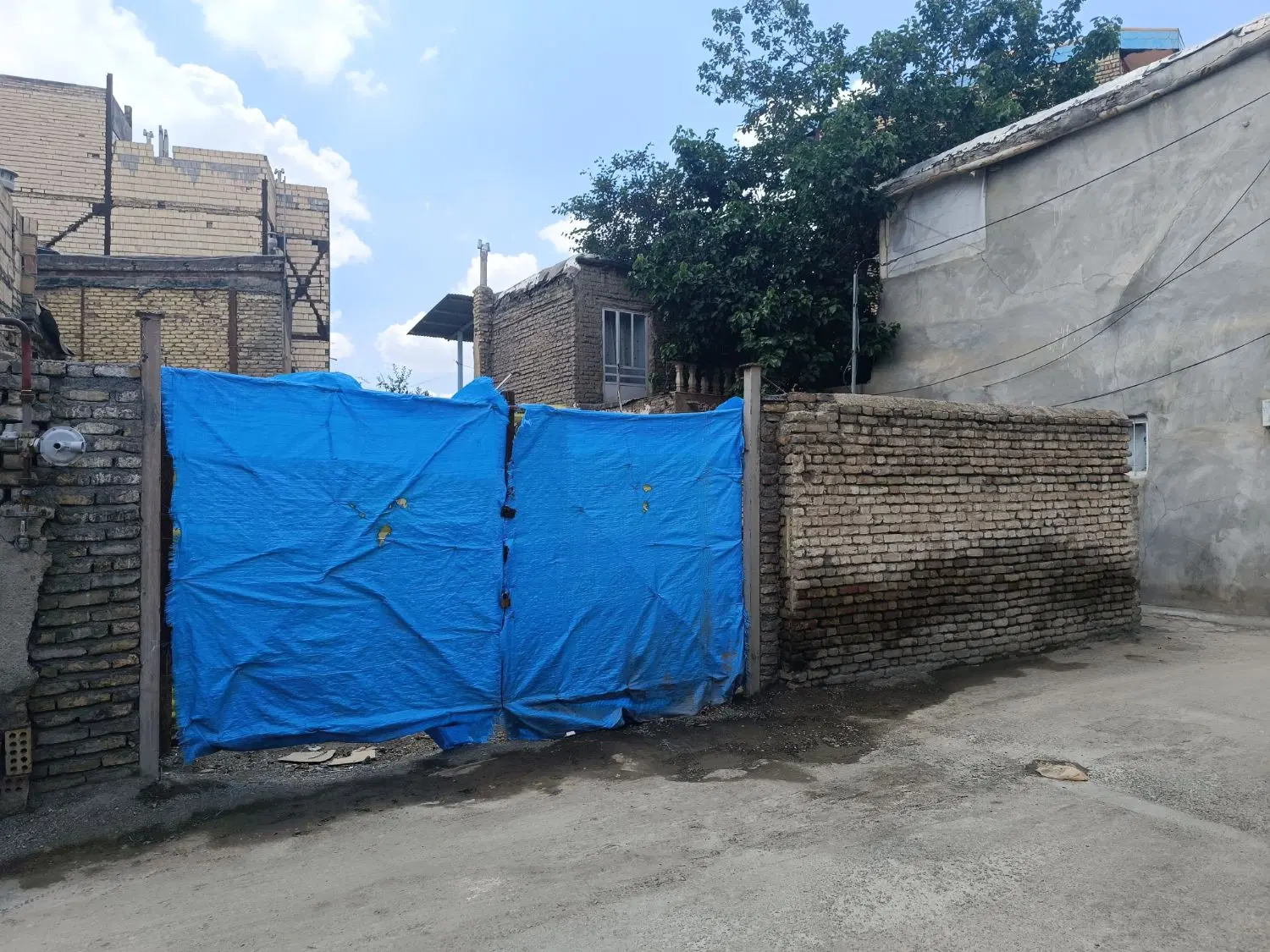 زمین باسند شش دنگ