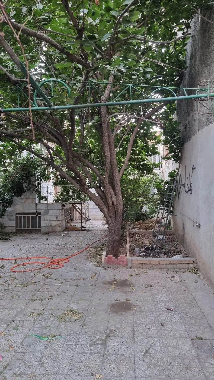 ویلایی ۲۰۰متر مرکز شهر