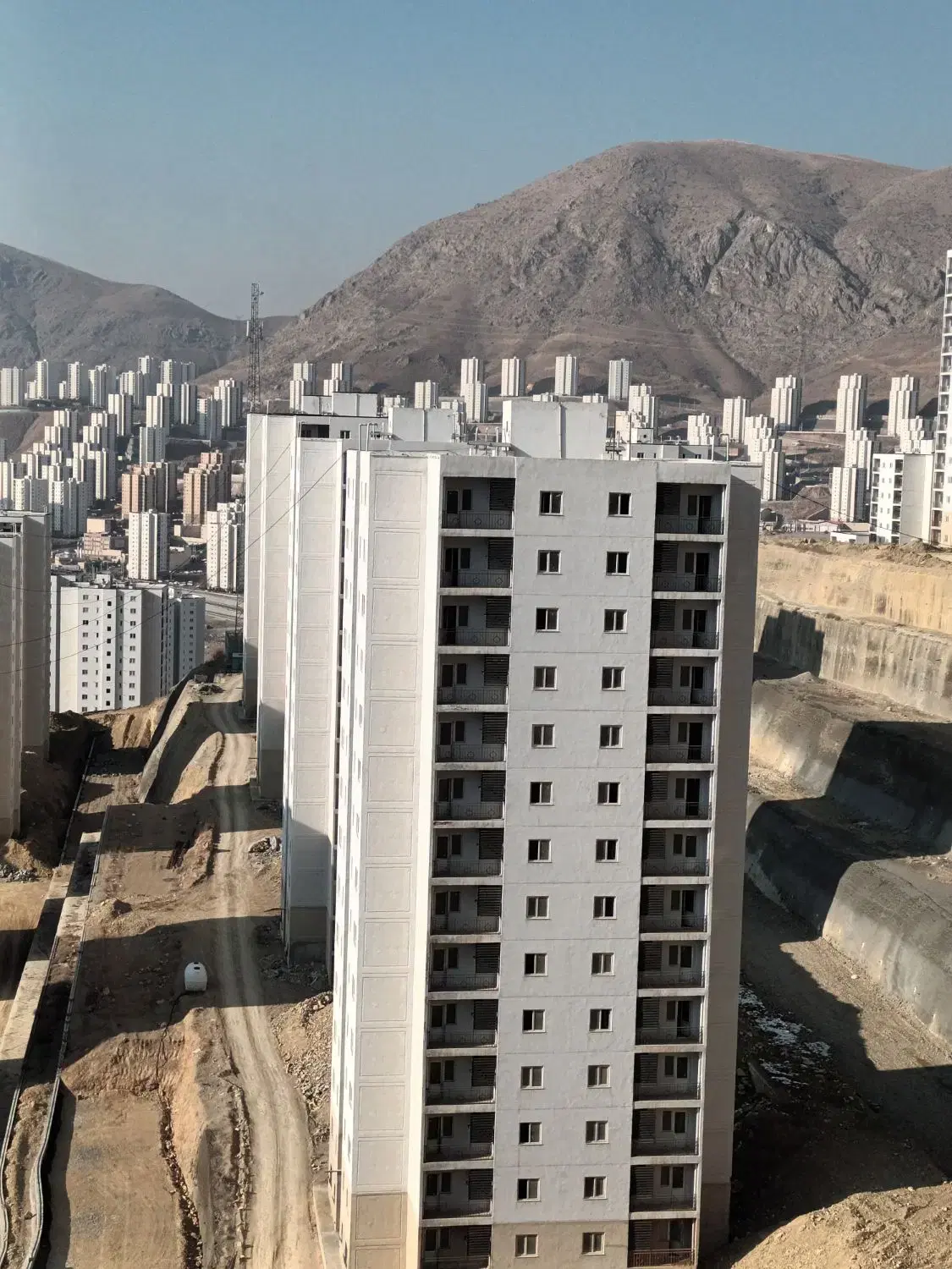 آپارتمان ۹۰متری طبقه1۲تهران پردیس فاز۱۱