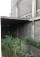 مغازه نیمه ساخت نزدیک به خیابان اصلی