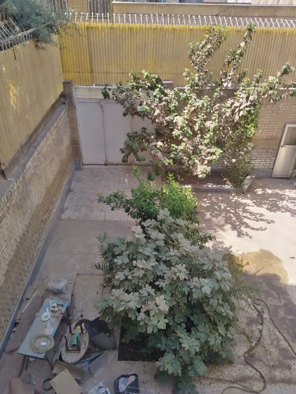 دو طبقه دربستی