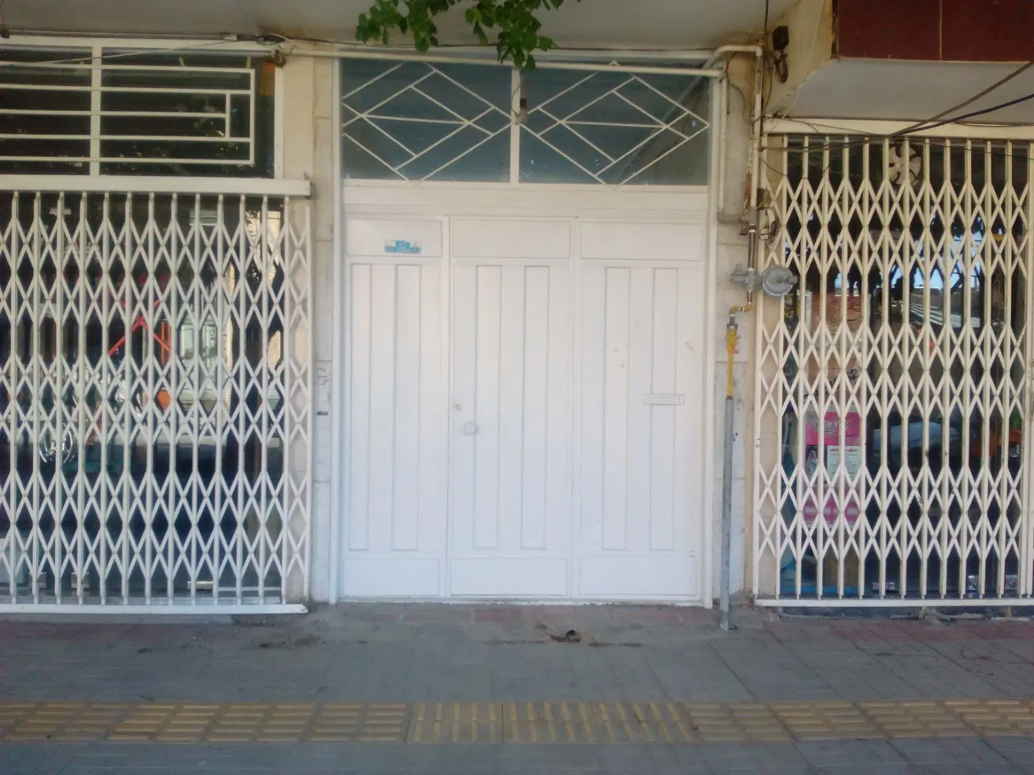 فروش ملک مسکونی در مرکز شهر ، سر چهارراه