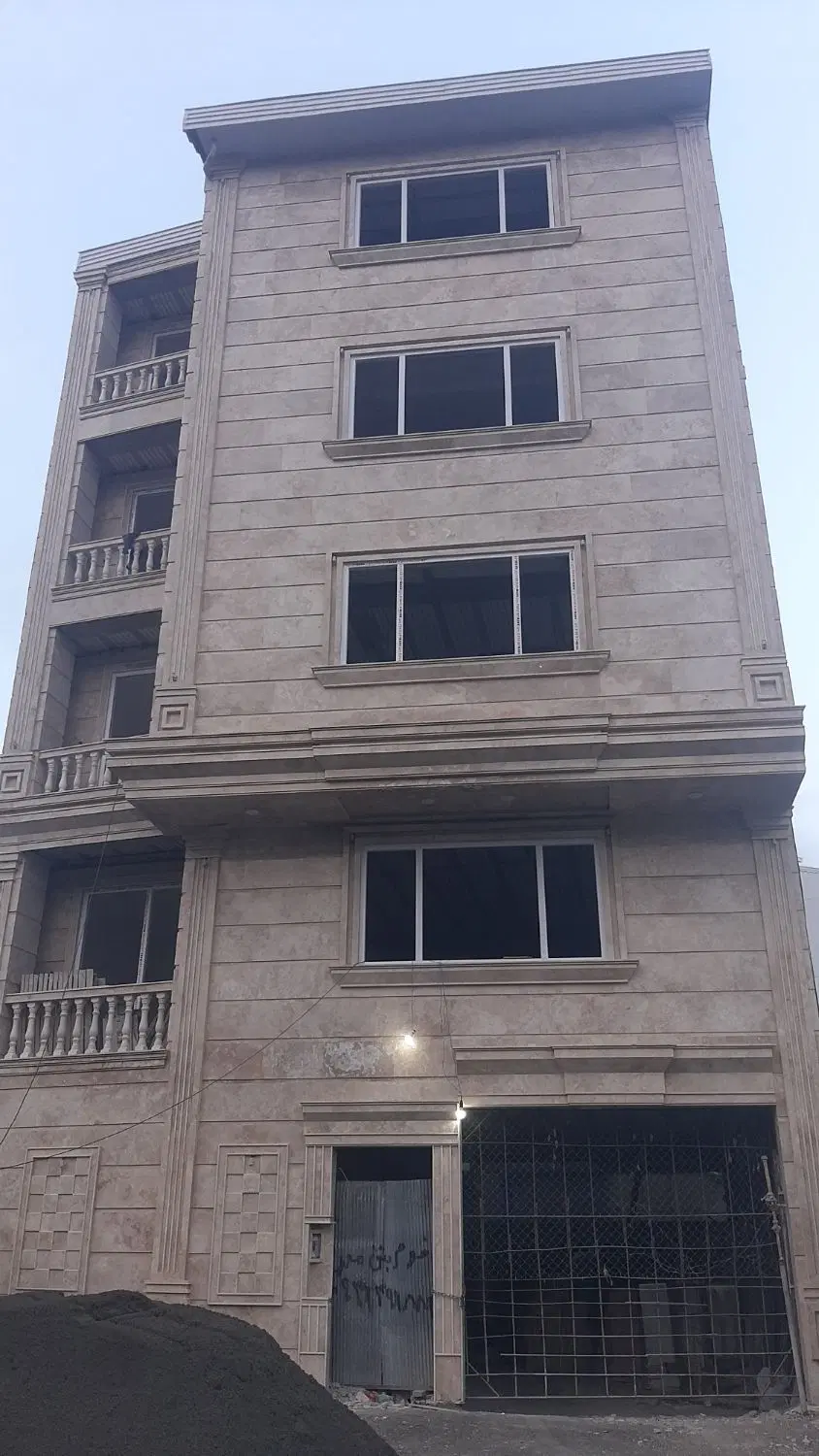 آپارتمان ۱۴۰متری تکواحدی