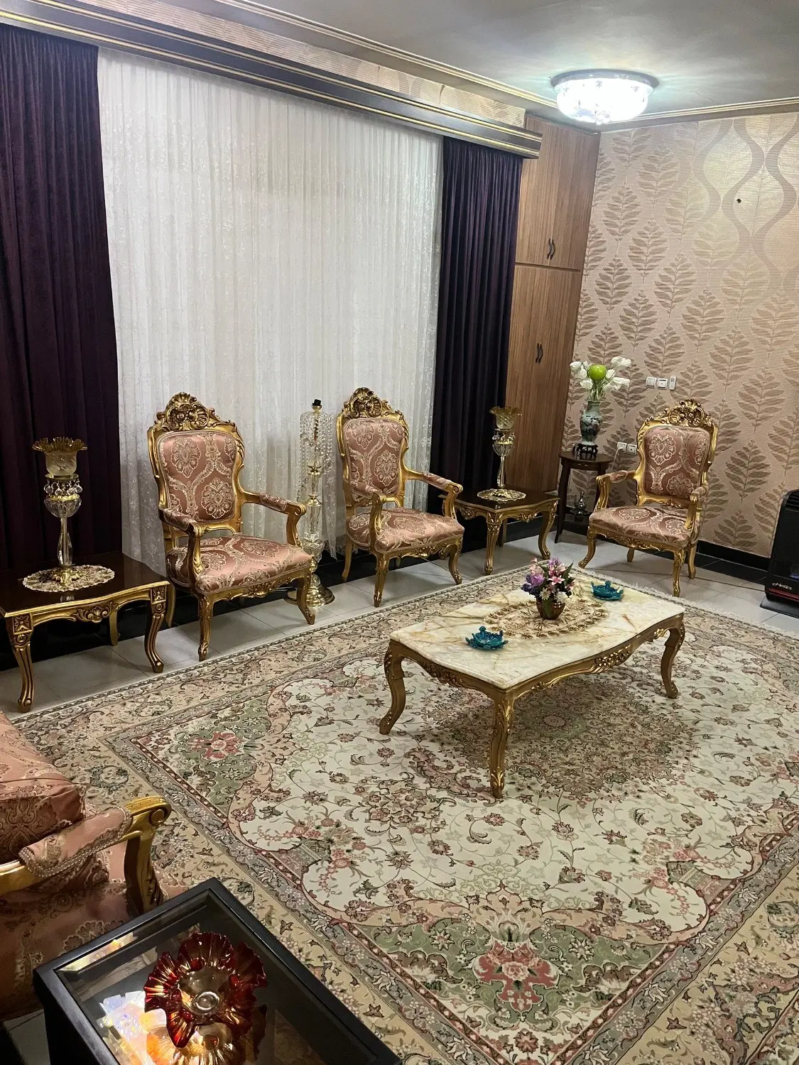 ساختمان تجاری مسکونی