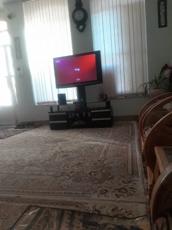 منزل سه طبقه شیک فروشی