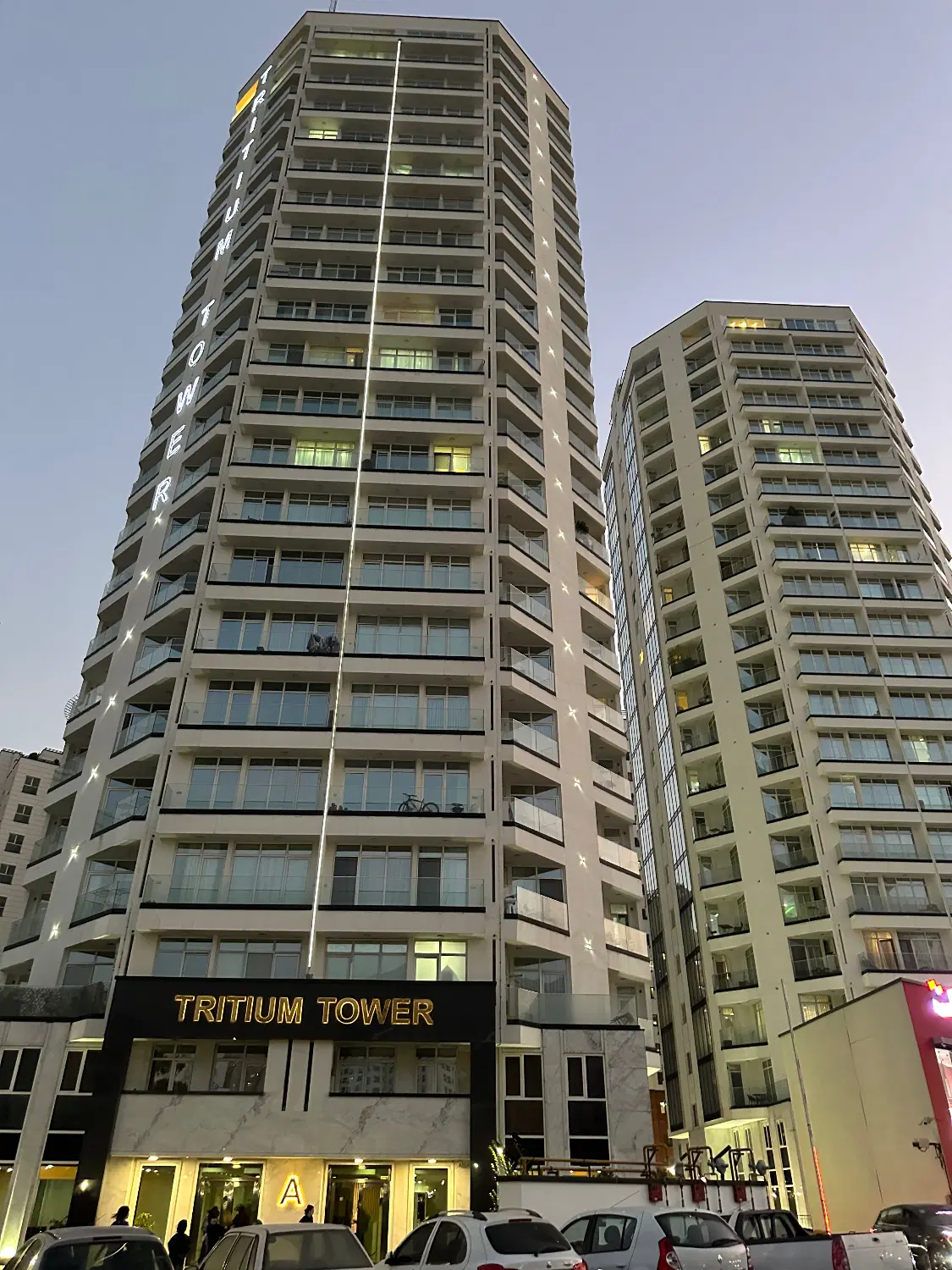 ۱۵۰ متر برج تریتیوم ۱ لبخند۲سندتک برگ دریاچه چیتگر