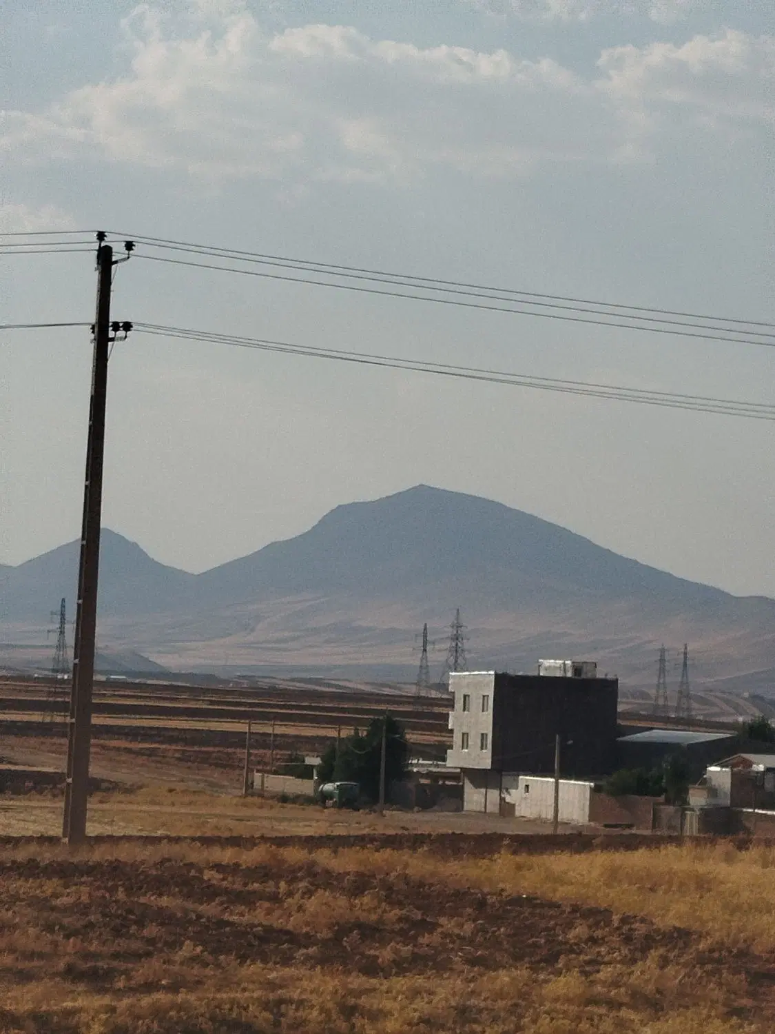 ززمین. فروشی . روستای مراد آباد . جلو خط خرم آباد