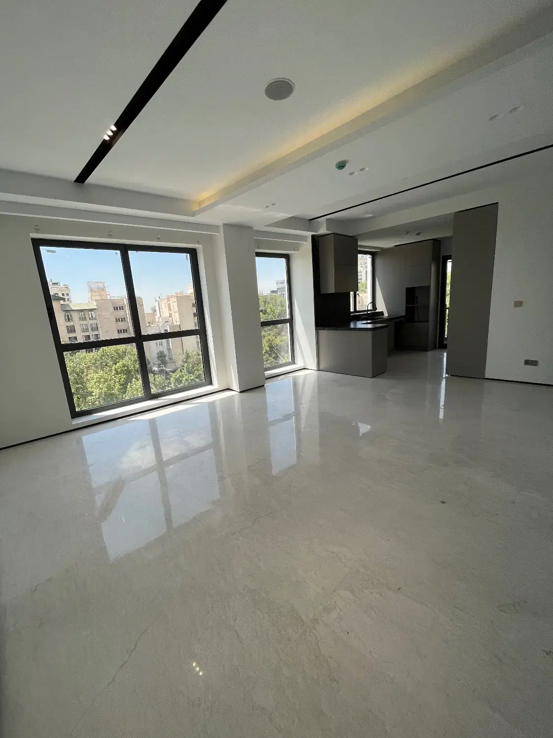 95متر_فول امکانات_طرشت (آکواریوم)