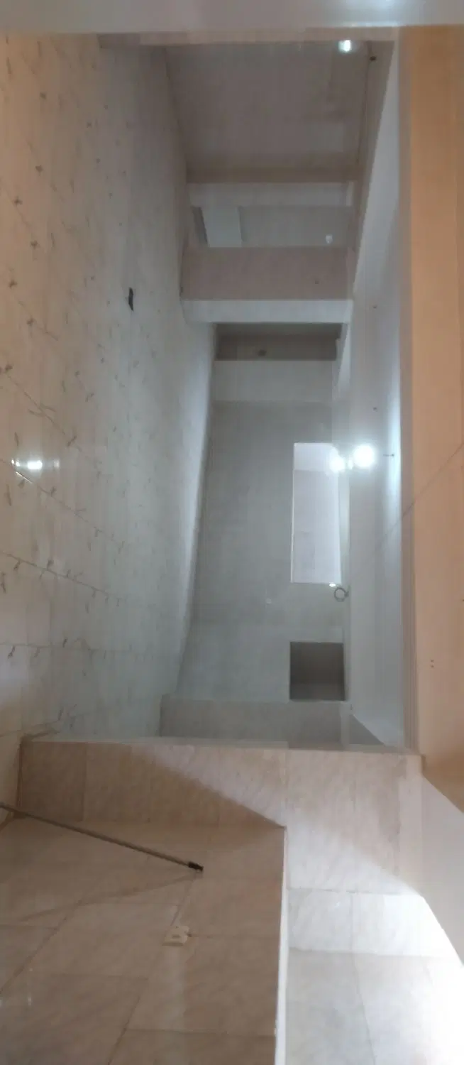 زیرزمین سالن 150متری