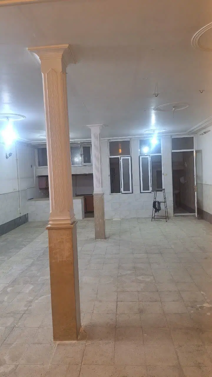 یه واحد ۱۳۰ متری