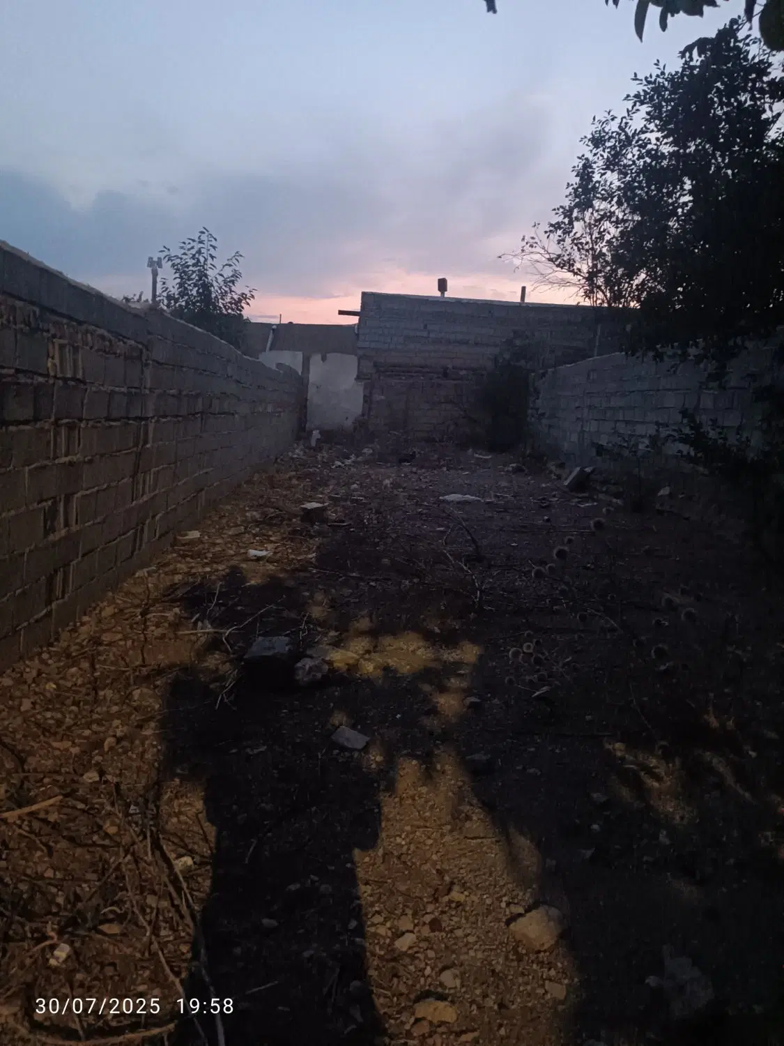 زمین ویلایی چهار دیواره روستای احمداباد