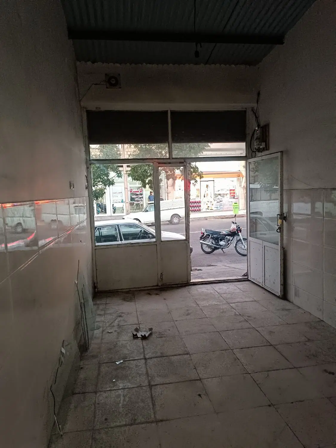 مغازه به متراژ   17.5متر