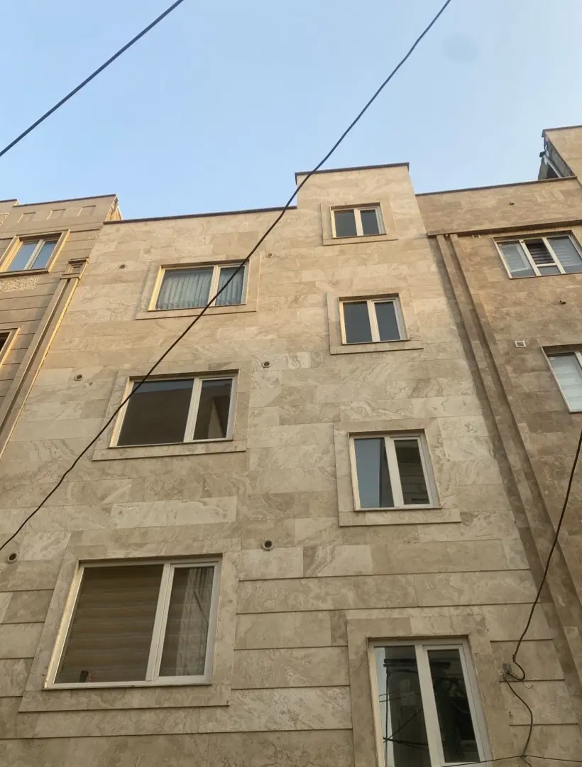 پارکینگ ۱۰۰ متری مناسب انبار تولیدی