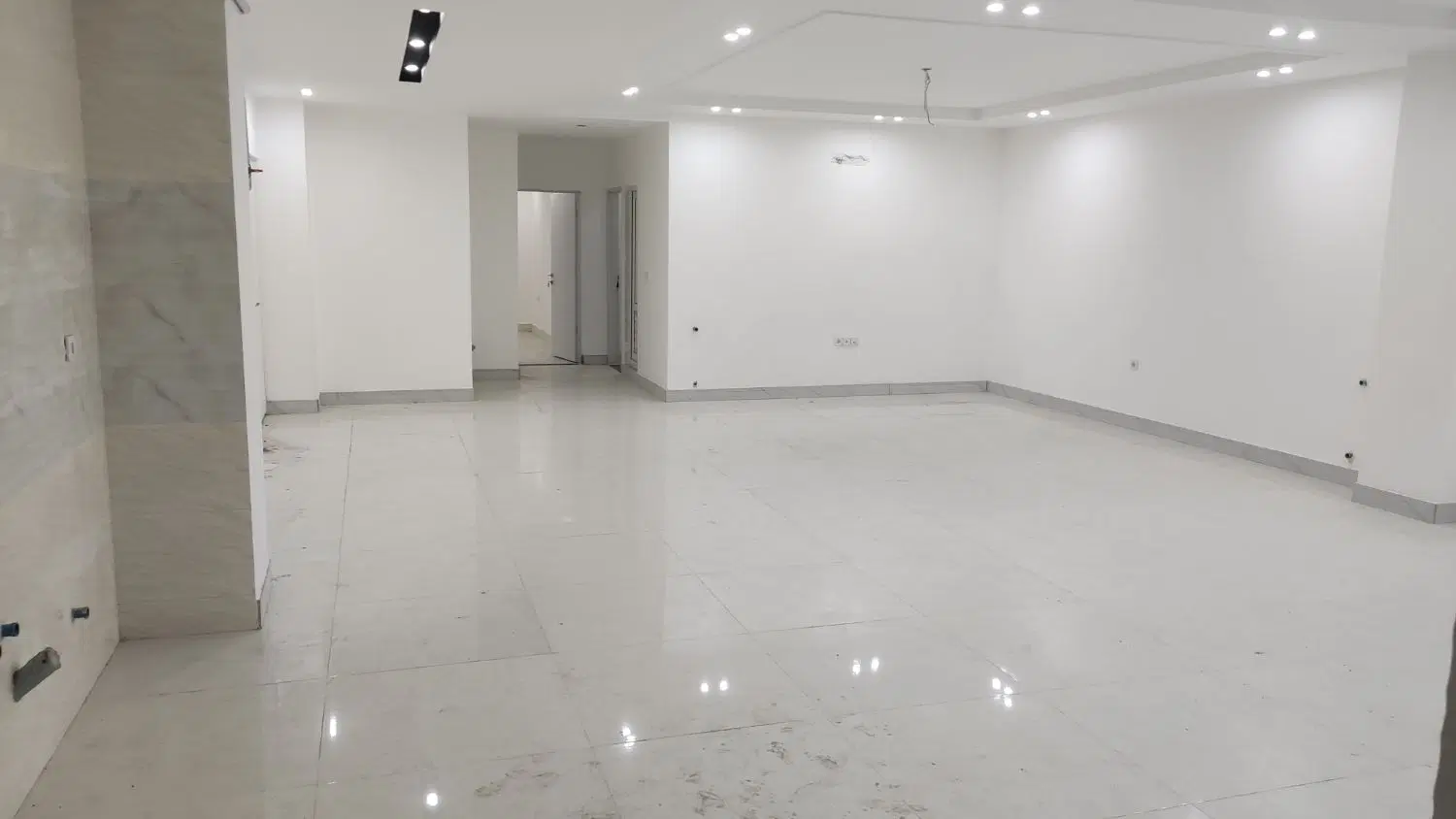 نرجسیه، آپارتمان 146متری با پارکینگ و انباری