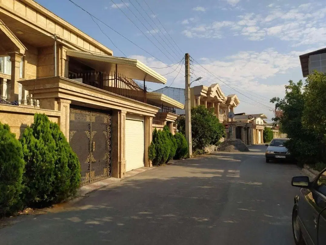 زمین ۲۲۰ متر هادی شهر _کوچه فرمانداری