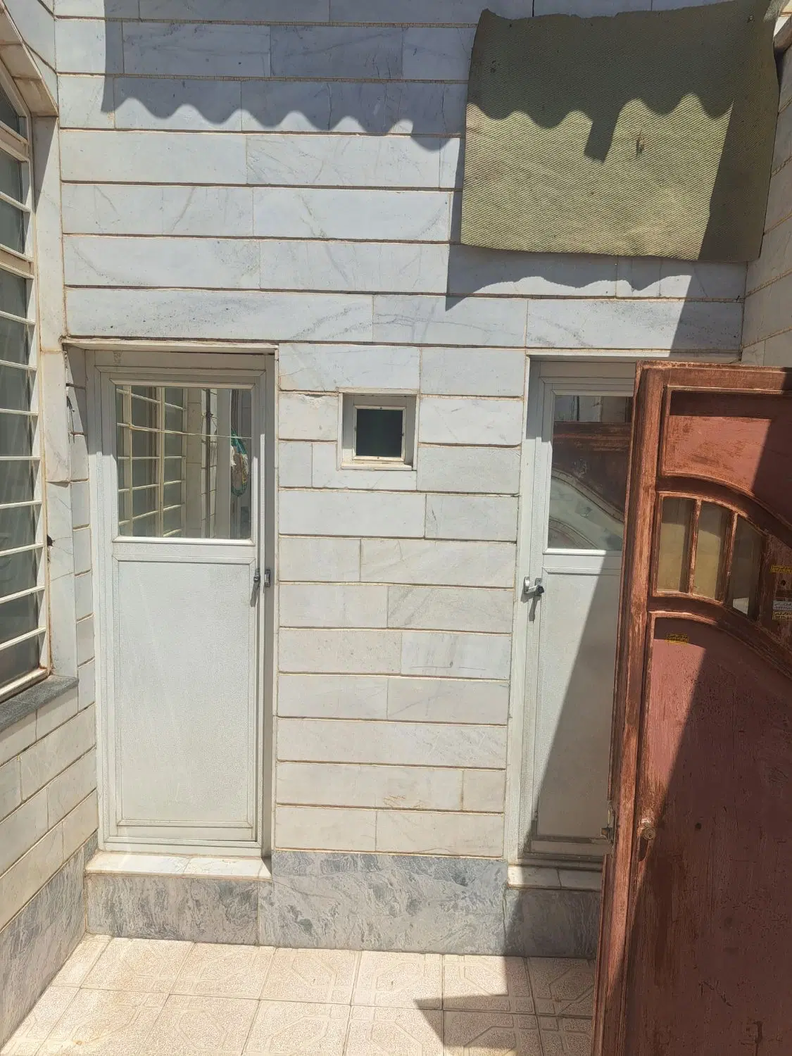 فروش یک باب منزل مسکونی
