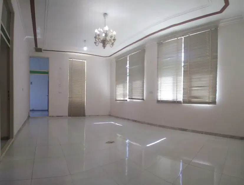 منزل مسکونی همکف دربست ۴ خواب