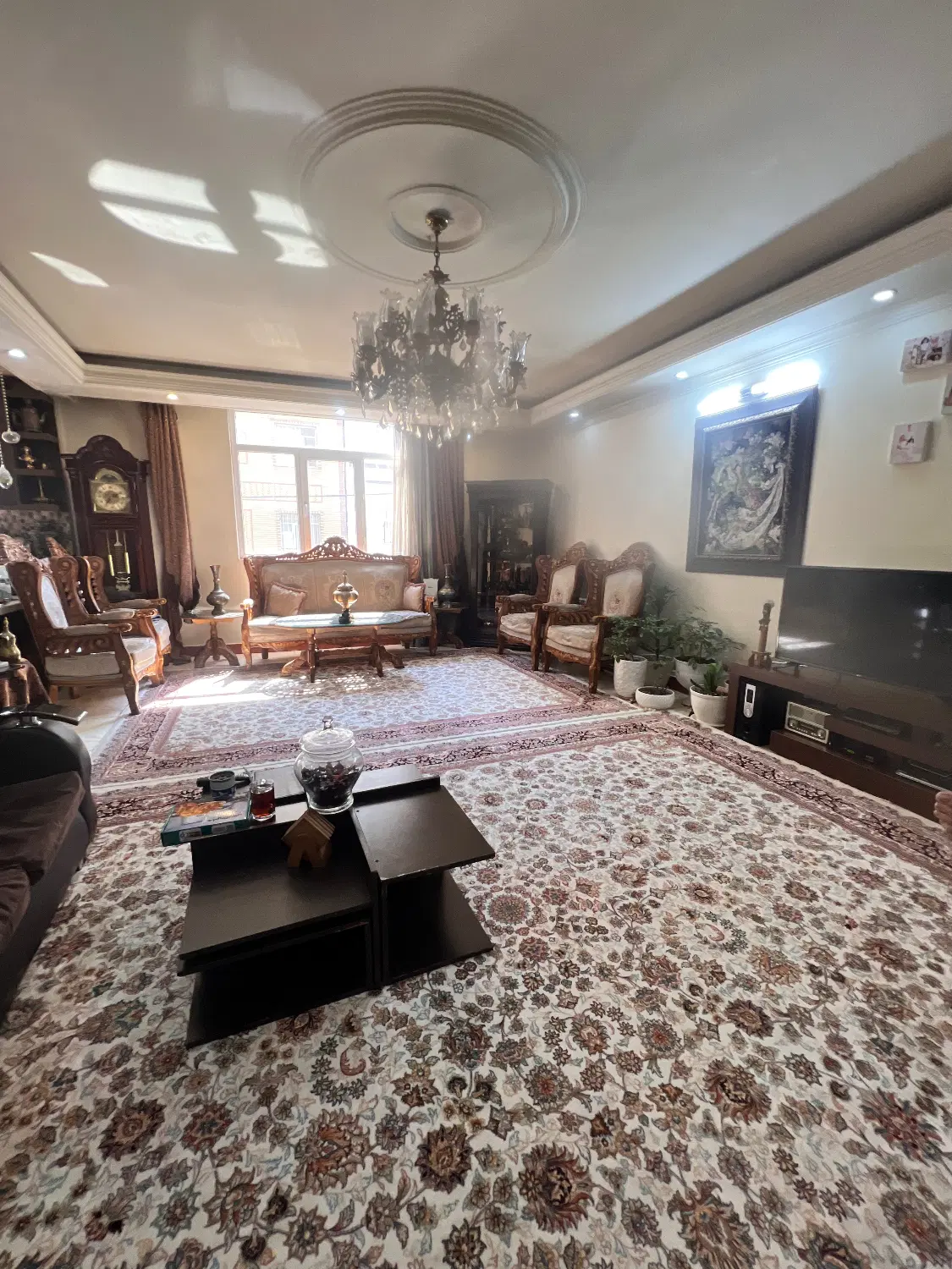 آپارتمان ۸۰متری ۲ خوابه باپارکینگ و۱۰ مترپاسیو